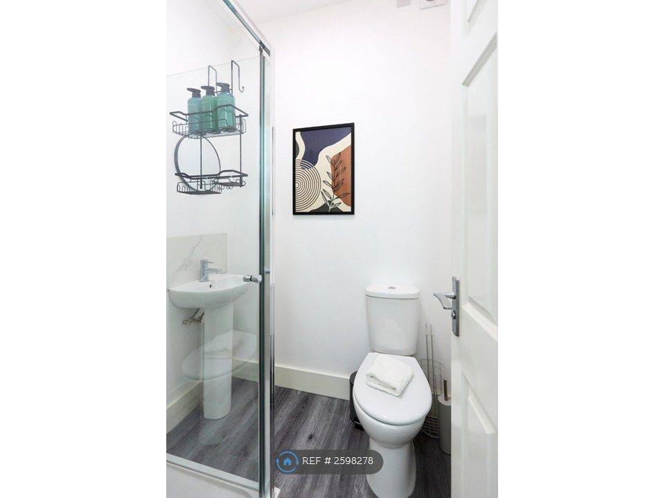 Property photo 3 of 16 Bathroom #1 1st Floor