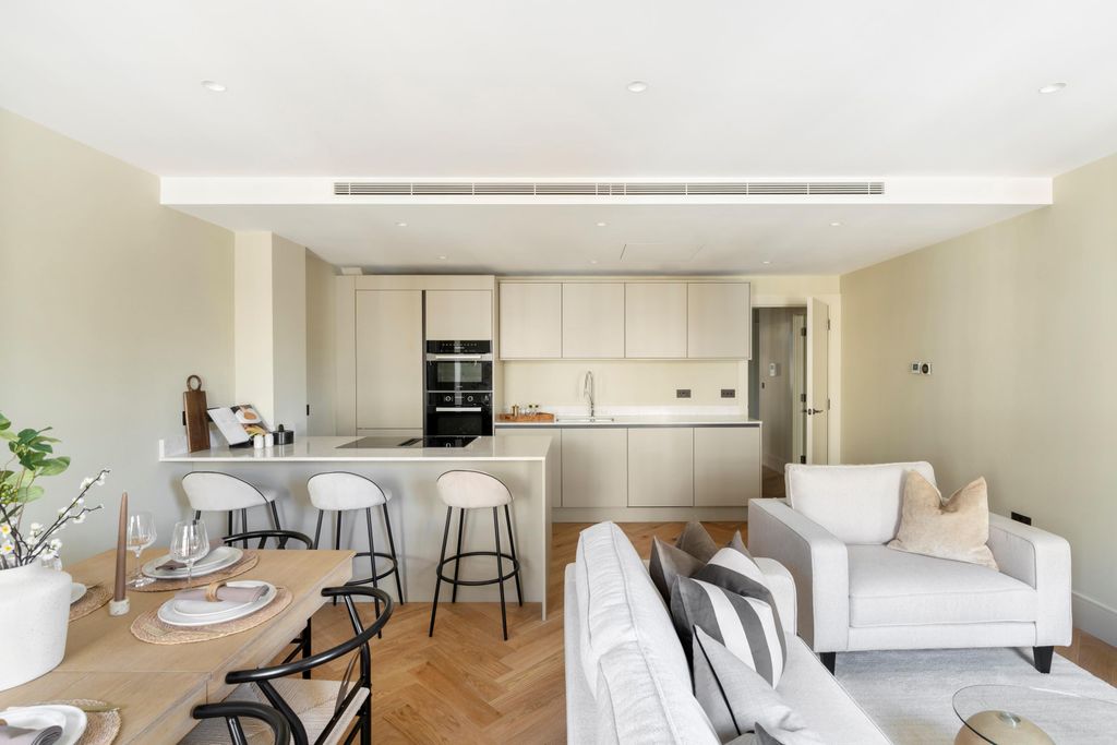 Property photo 1 of 11 Image