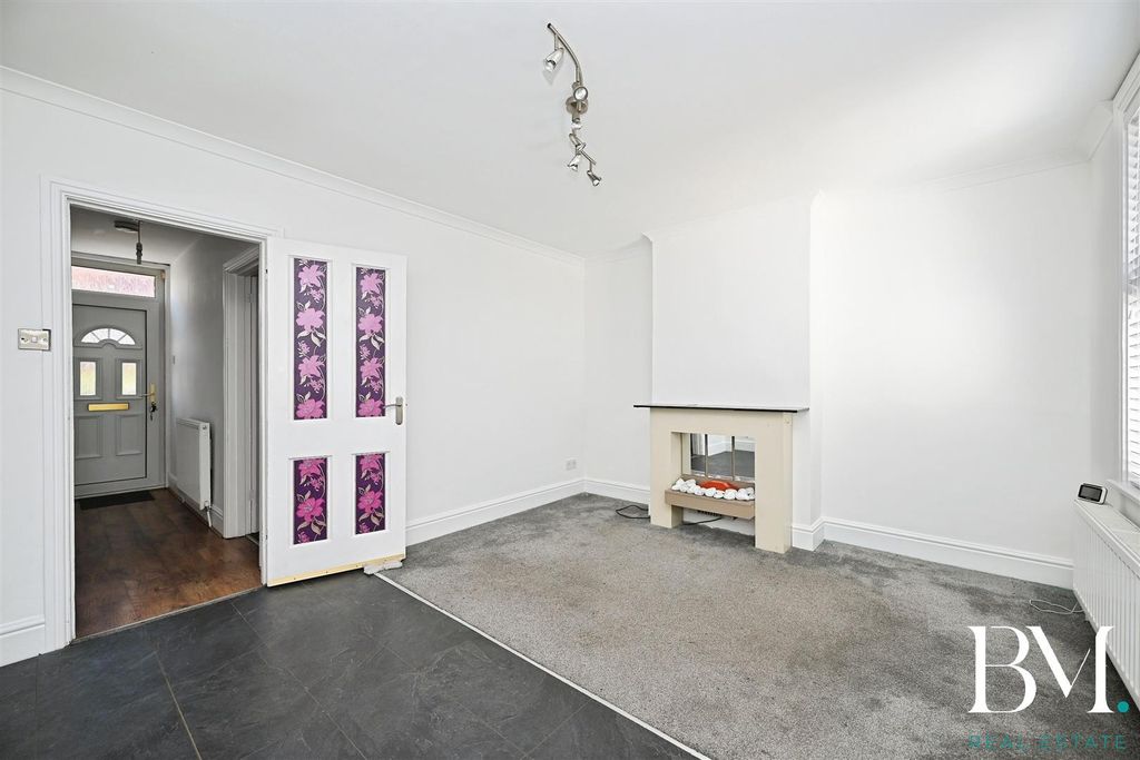 Property photo 3 of 22 Lounge/Diner