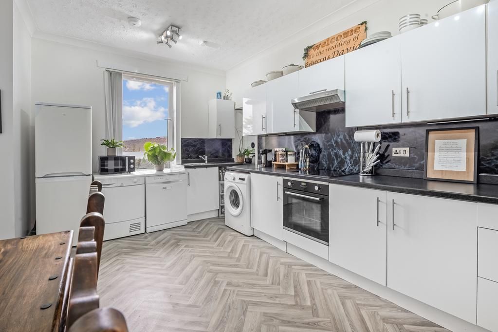 Property photo 3 of 19 Lev1441Pem Dining Kitchen.Jpg