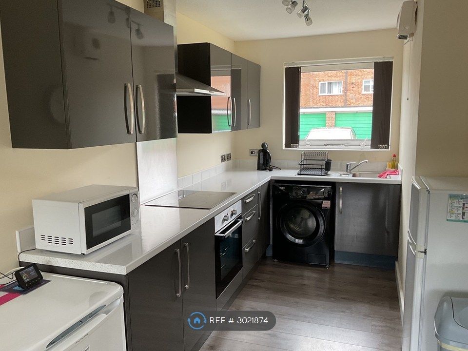 Property photo 1 of 8 Kitchen