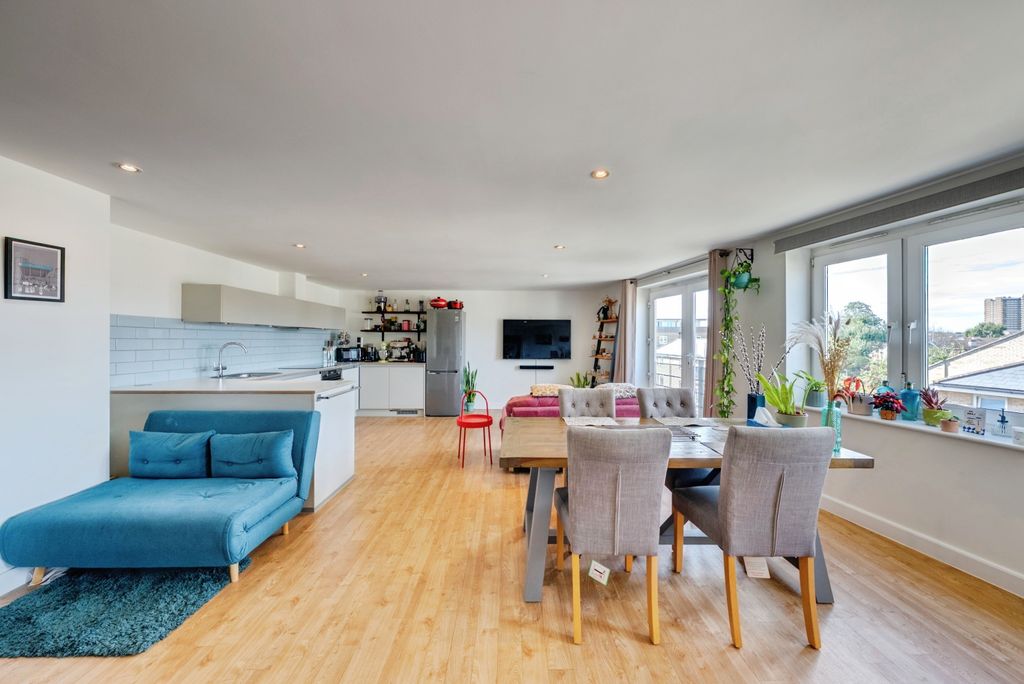 Property photo 3 of 32 A7S05562Hdr