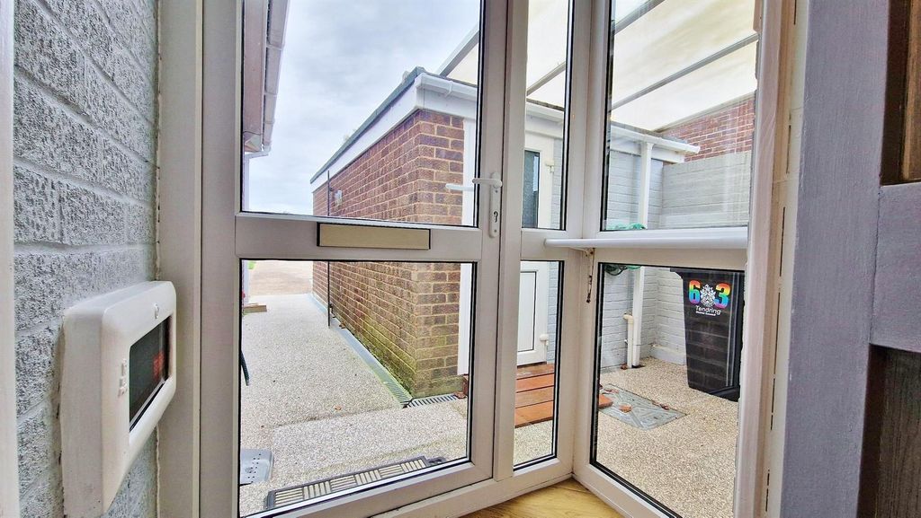Property photo 3 of 20 Entrance Porch