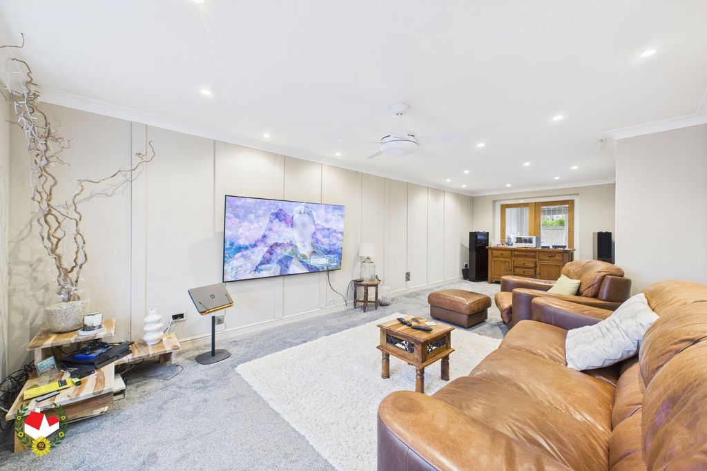 Property photo 2 of 26