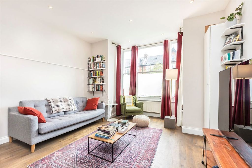 Property photo 2 of 8