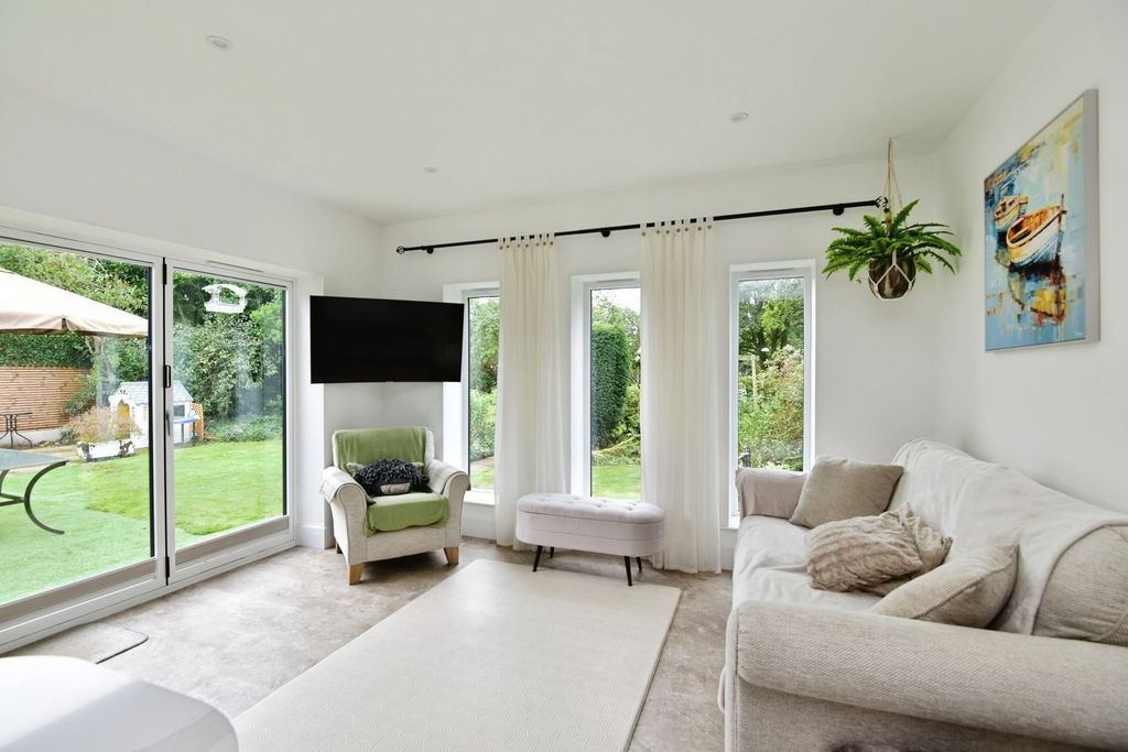 Property photo 2 of 26 Pbox-Img.Jpg