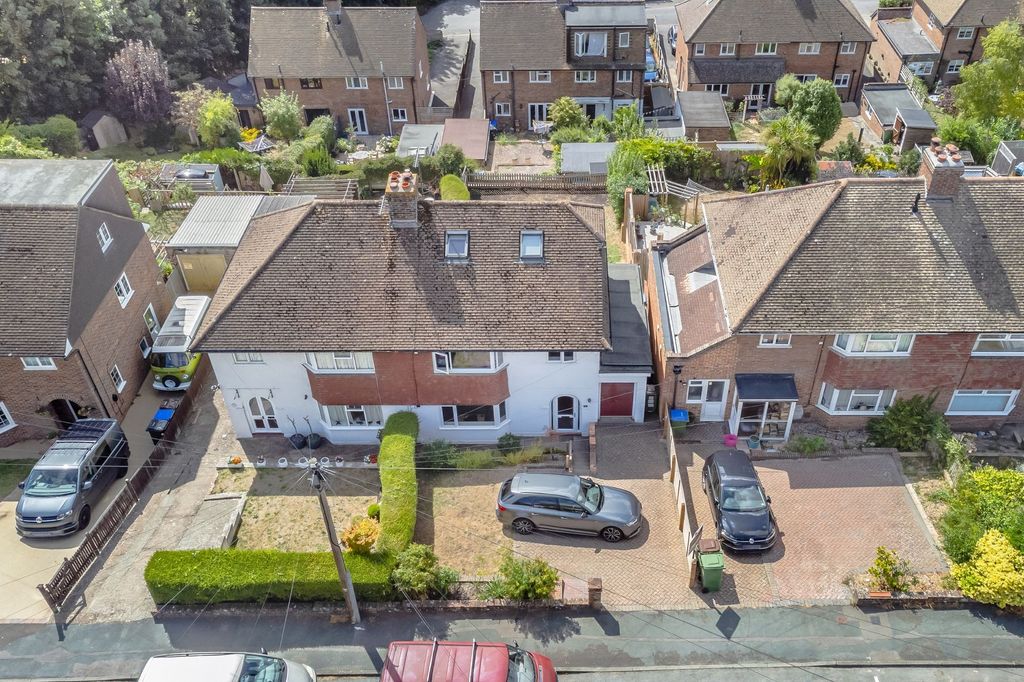 Property photo 1 of 28