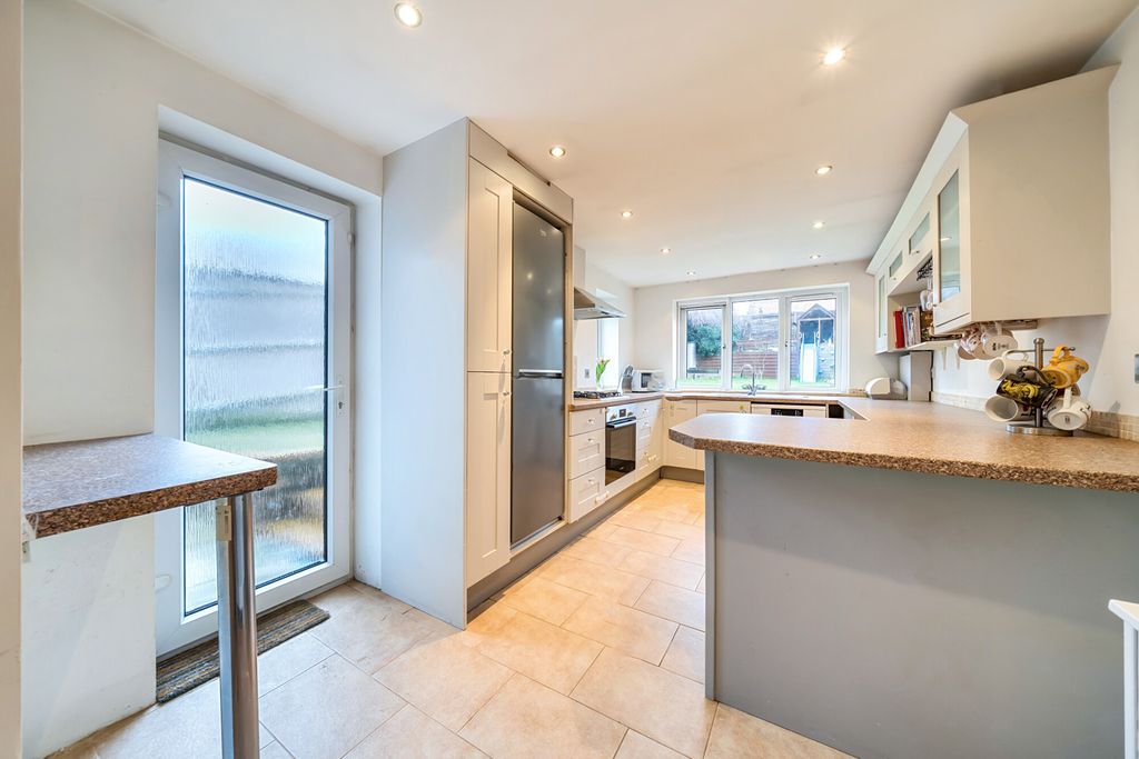 Property photo 2 of 24 Kitchen