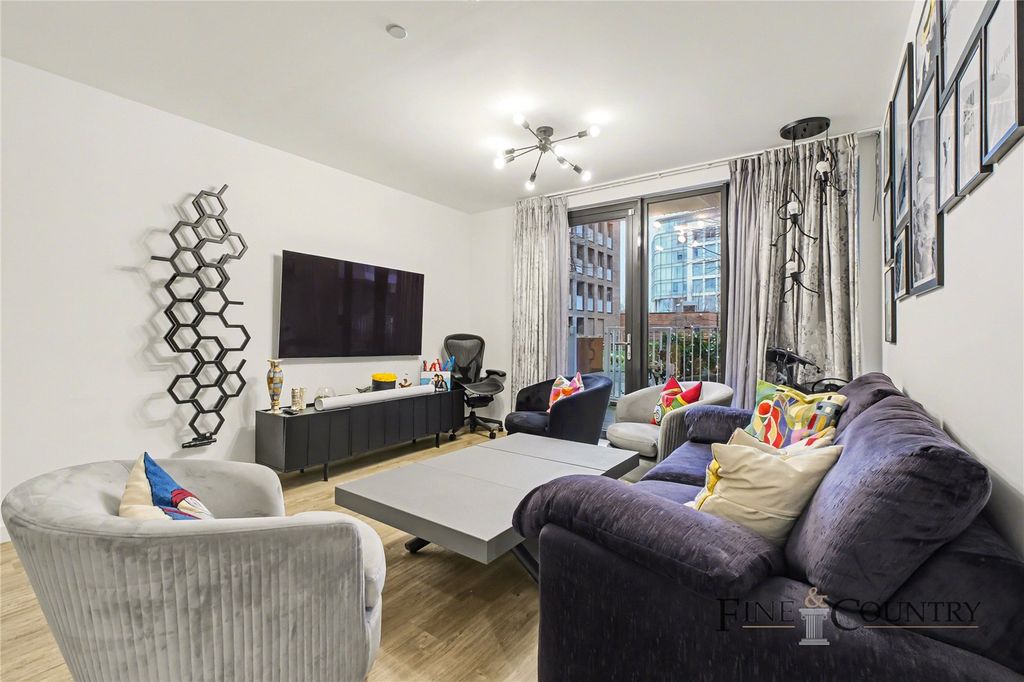 Property photo 2 of 11 Picture No. 12