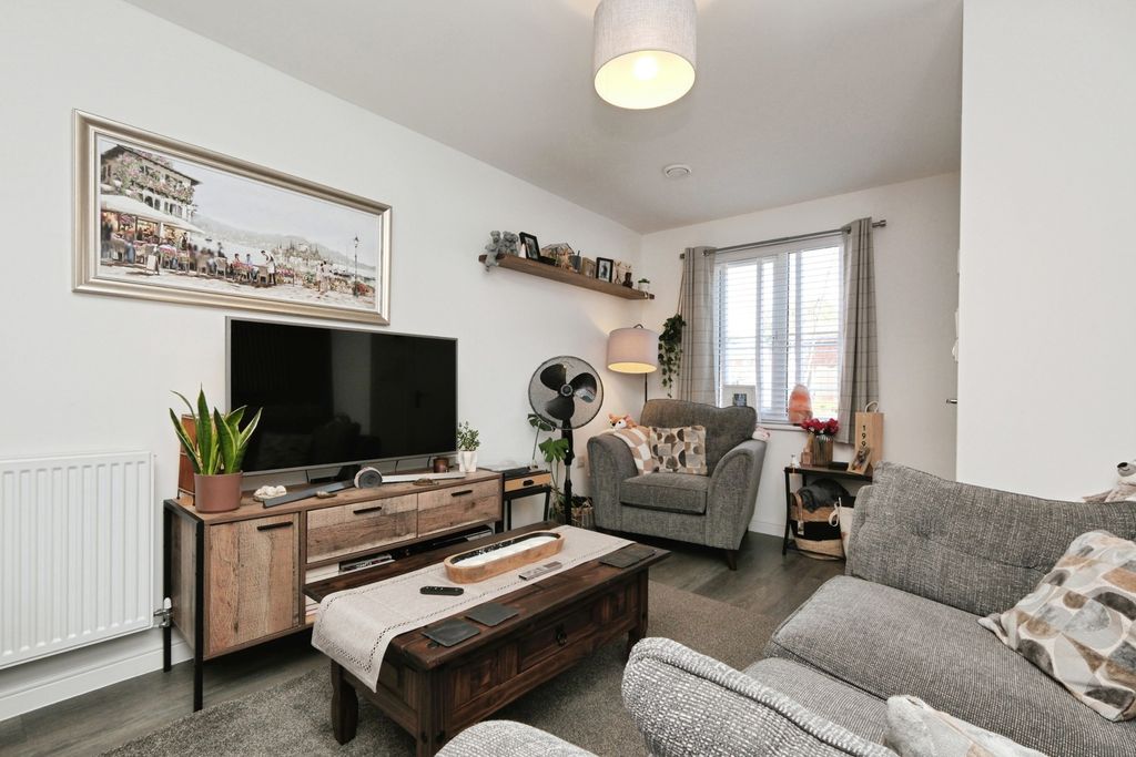 Property photo 3 of 20 Pbox-Img.Jpg