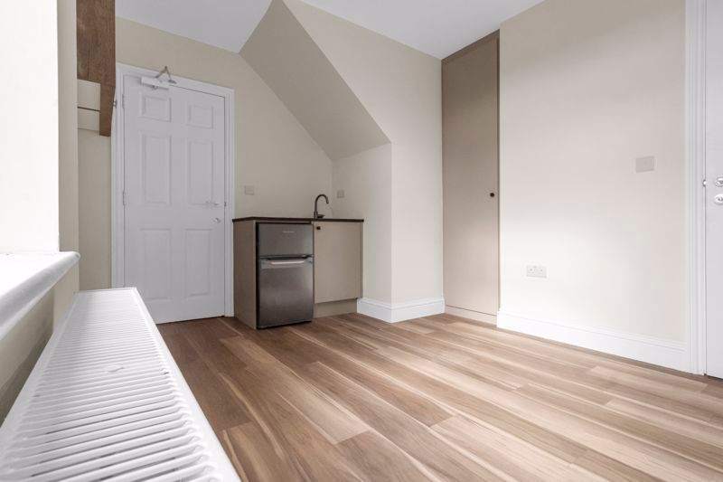 Property photo 1 of 5 Photo 4