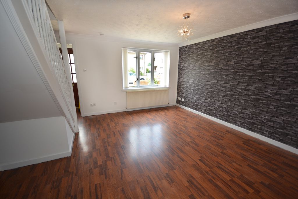 Property photo 2 of 12 Lounge 2