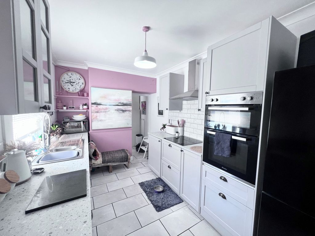 Property photo 2 of 16 Photo 16