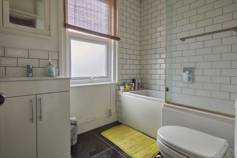 Property photo 3 of 9 Bathroom