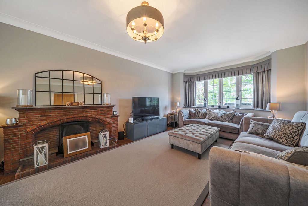 Property photo 2 of 22 1451296-34-69F0F0...
