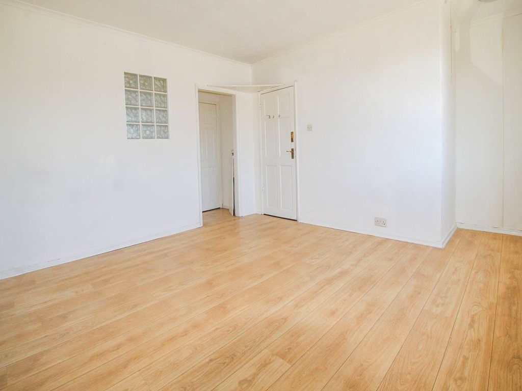 Property photo 3 of 7 Img_2280
