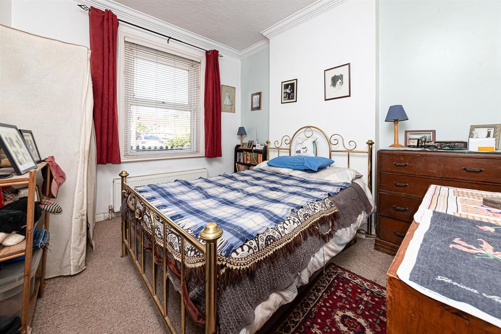 Property photo 3 of 8 4A St Georges Road (2).Jpg