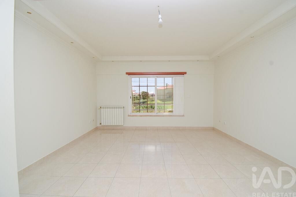 Property photo 1 of 32