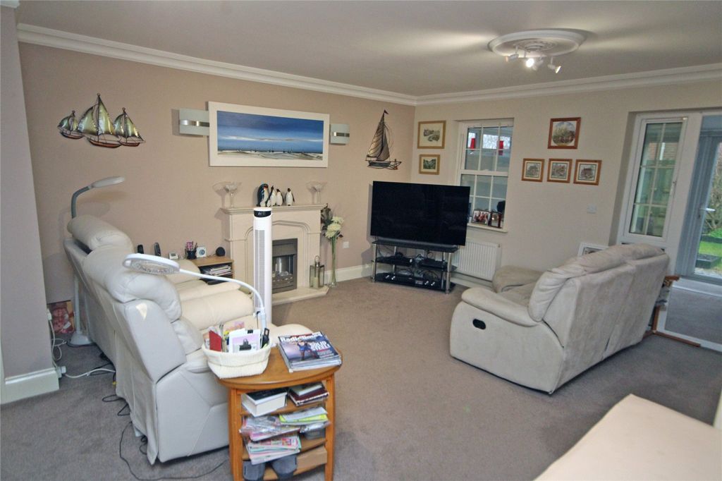 Property photo 2 of 12 Picture No. 02