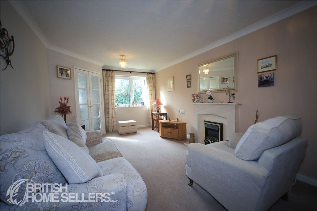 Property photo 3 of 12 Picture No. 11