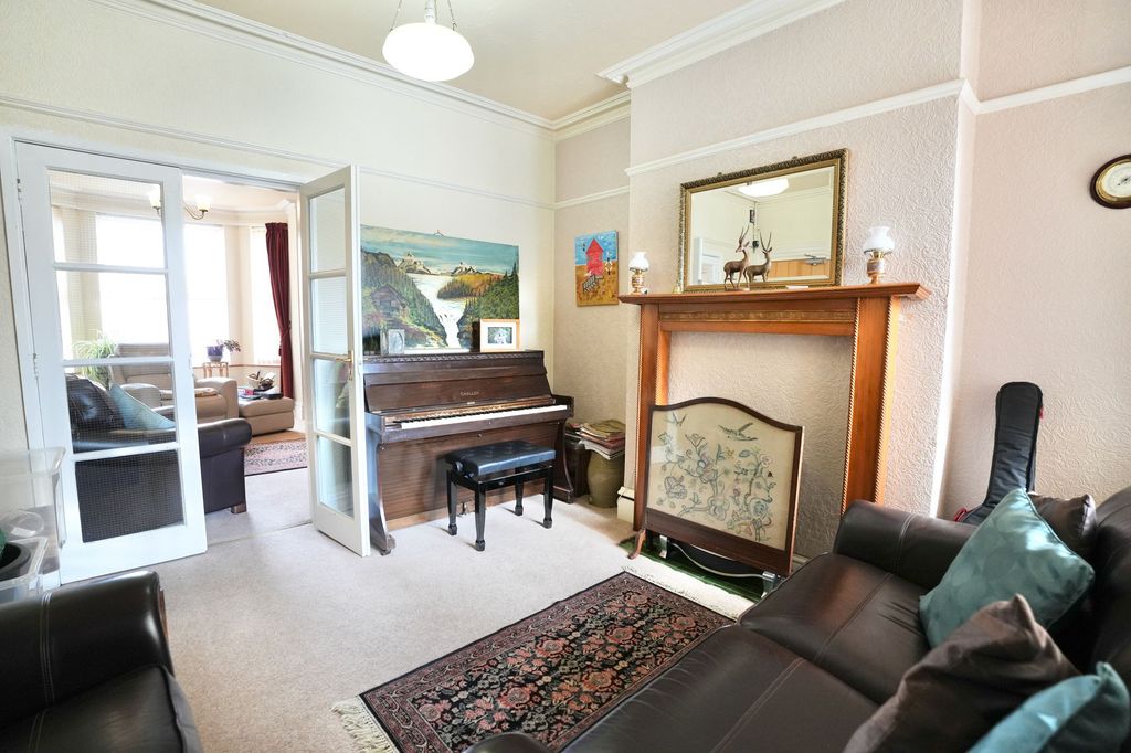 Property photo 3 of 22