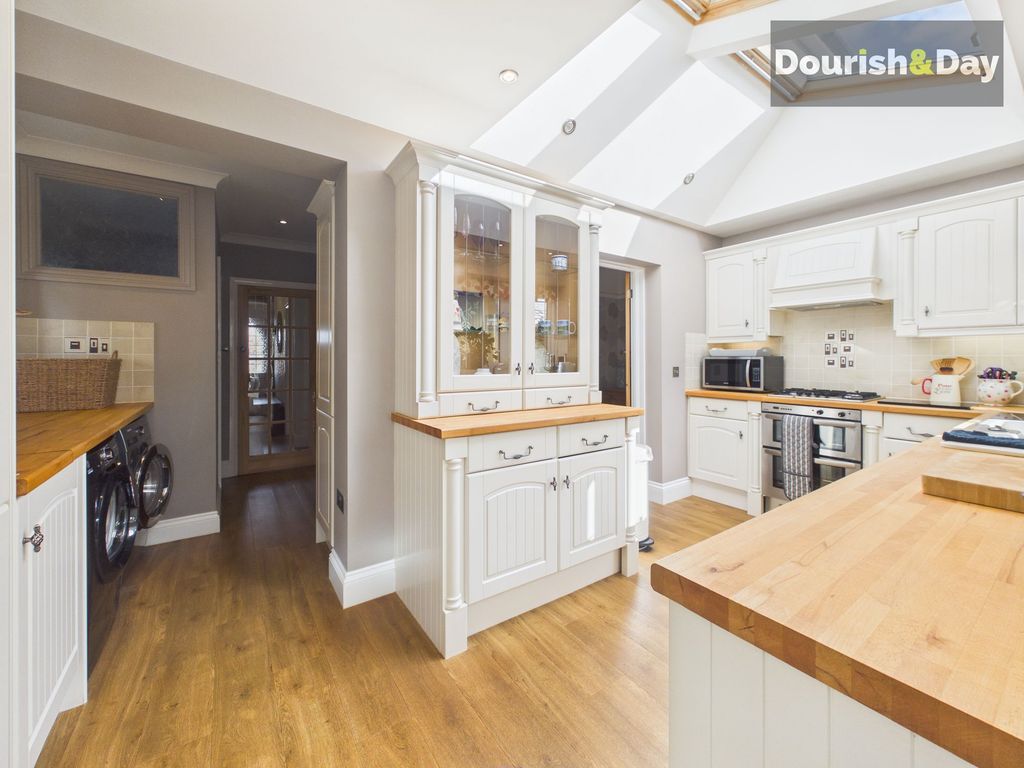 Property photo 2 of 24