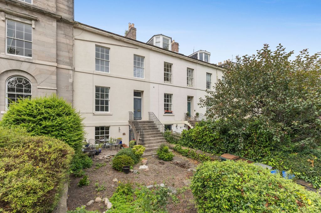 Property photo 1 of 33