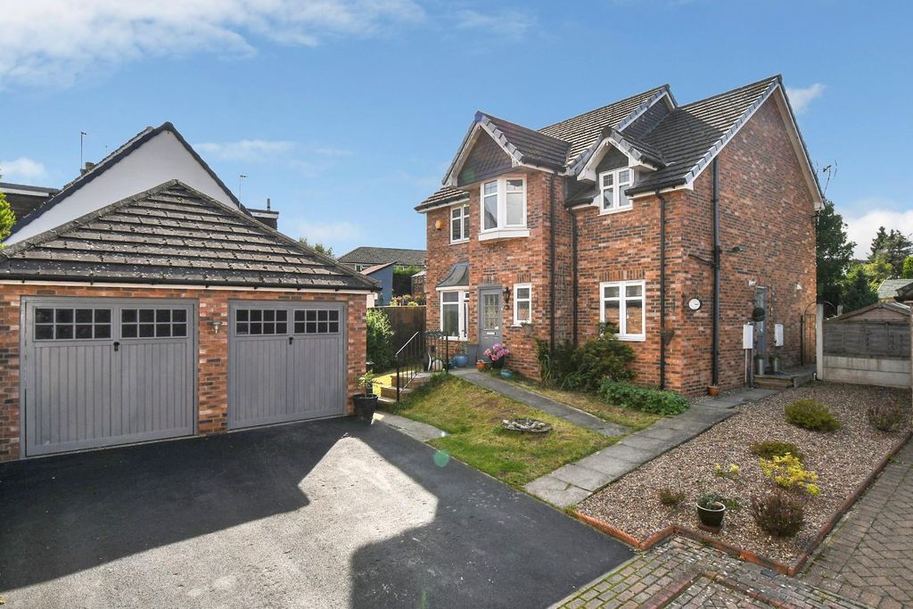 4 bed detached house for sale New Scarborough