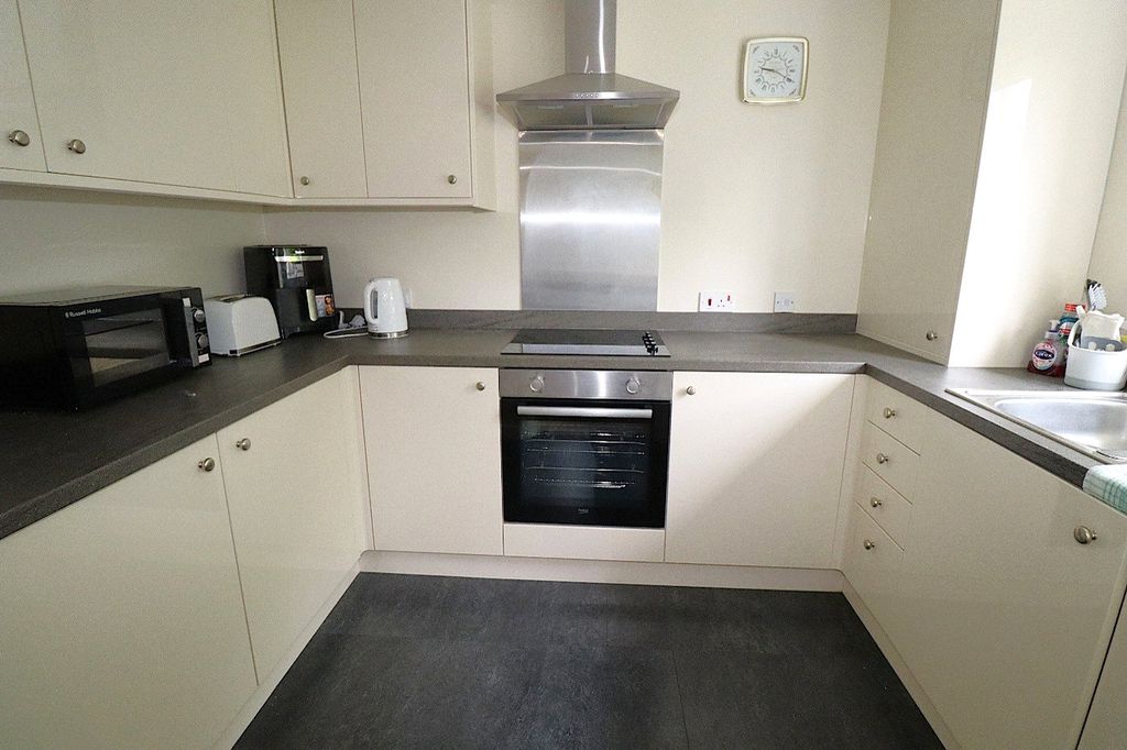Property photo 3 of 13 Kitchen