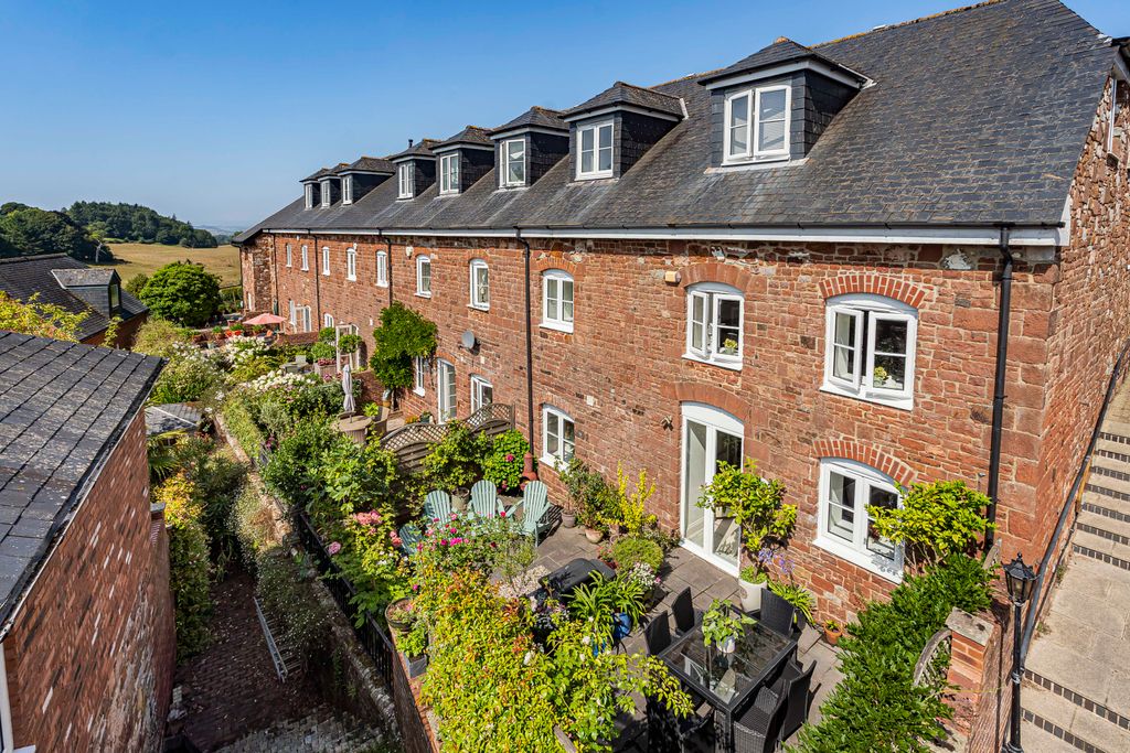 Property photo 1 of 31