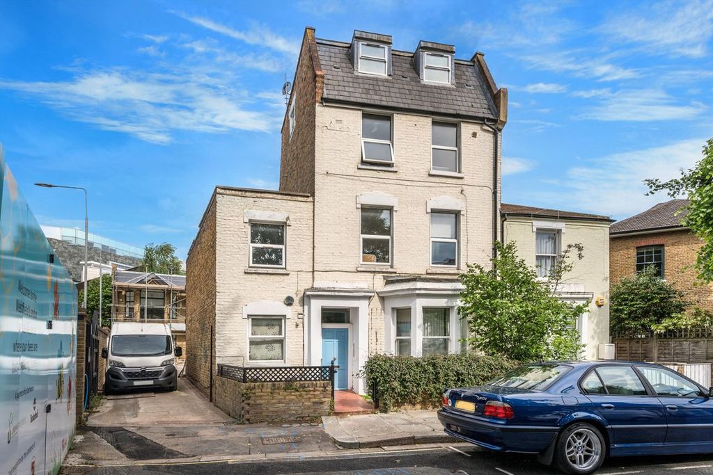 Property photo 1 of 6
