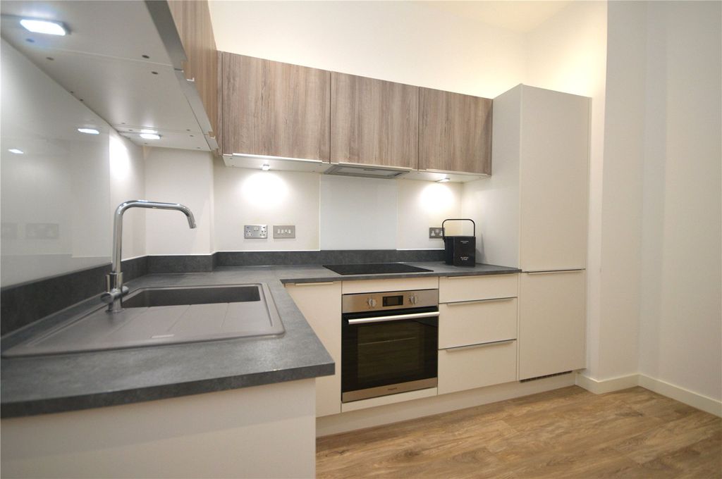 Property photo 3 of 5 Picture No. 24