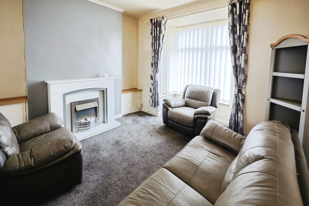 Property photo 2 of 10 Pbox-Img.Jpg