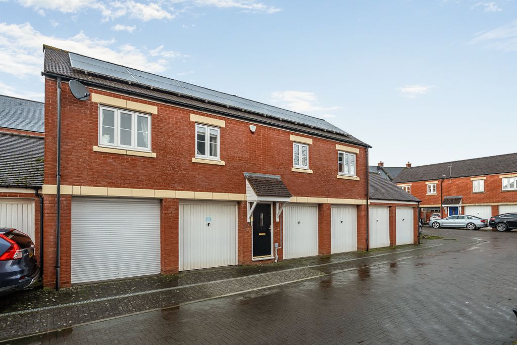 Property photo 1 of 13 14113211698Ca8582c735