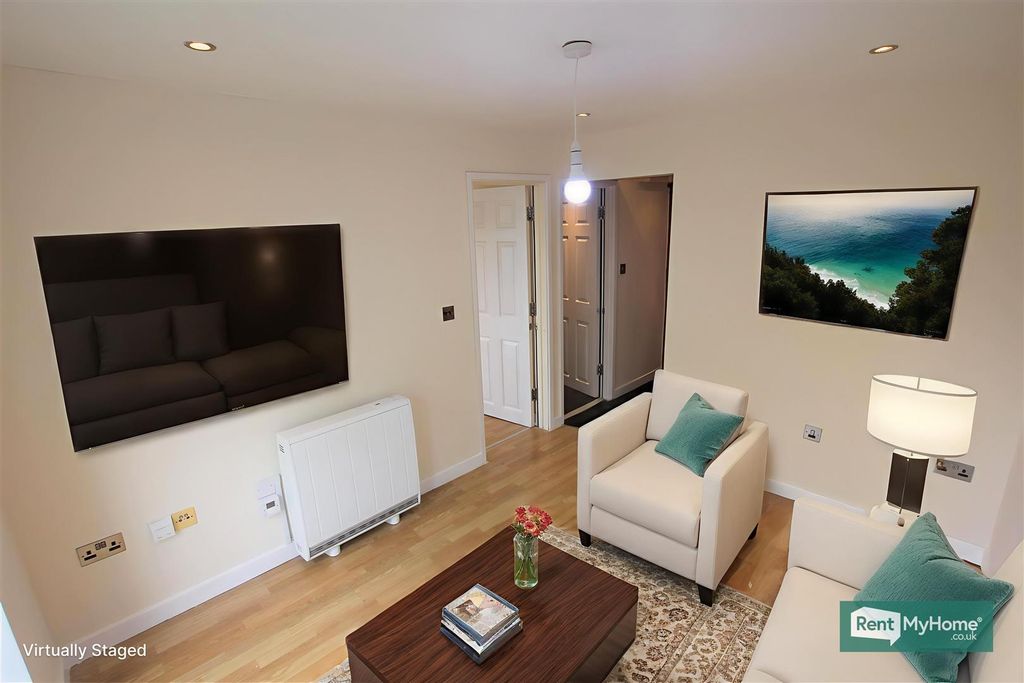 Property photo 3 of 13 J_Oa5Zajukudxviyuva7Pq - Living Room - Standard - 0.Jpg