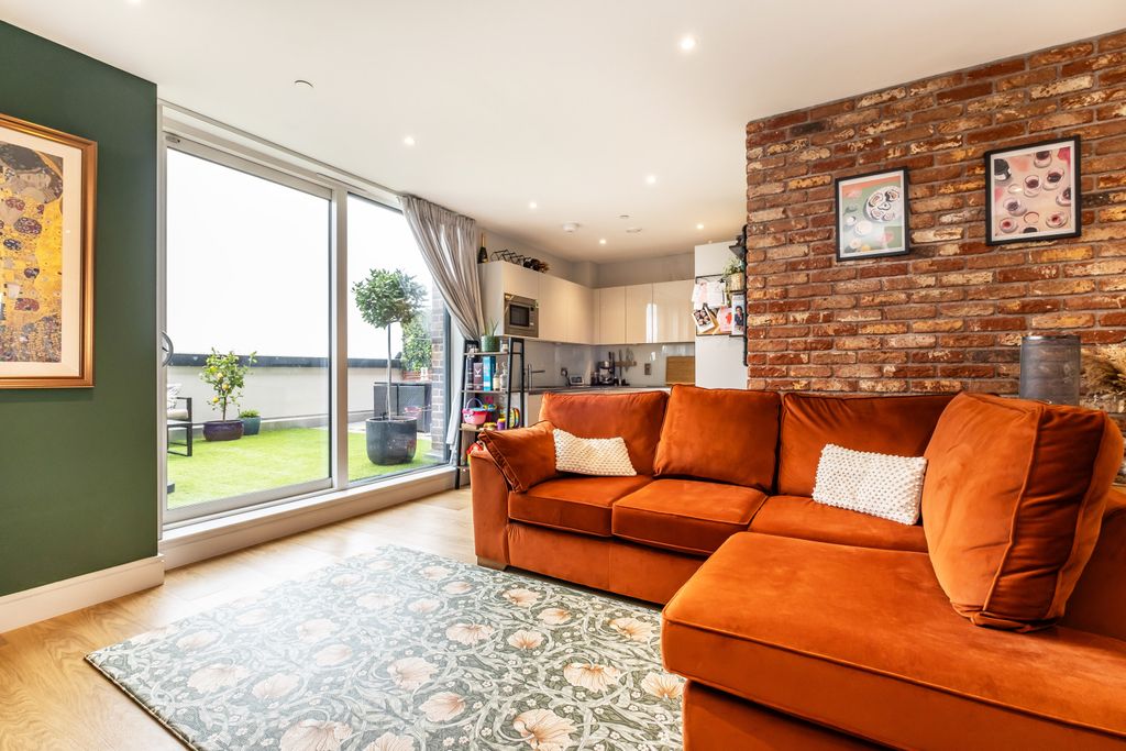 Property photo 2 of 13