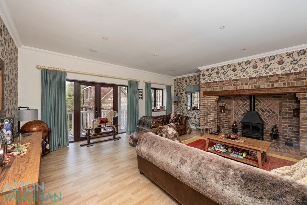 Property photo 2 of 40 4876501