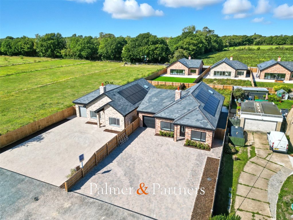 Property photo 3 of 31 Picture No. 05