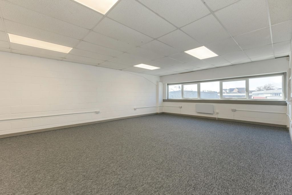 Property photo 3 of 16 88182_Unit12Thevaleindustrialcentr 14.Jpg