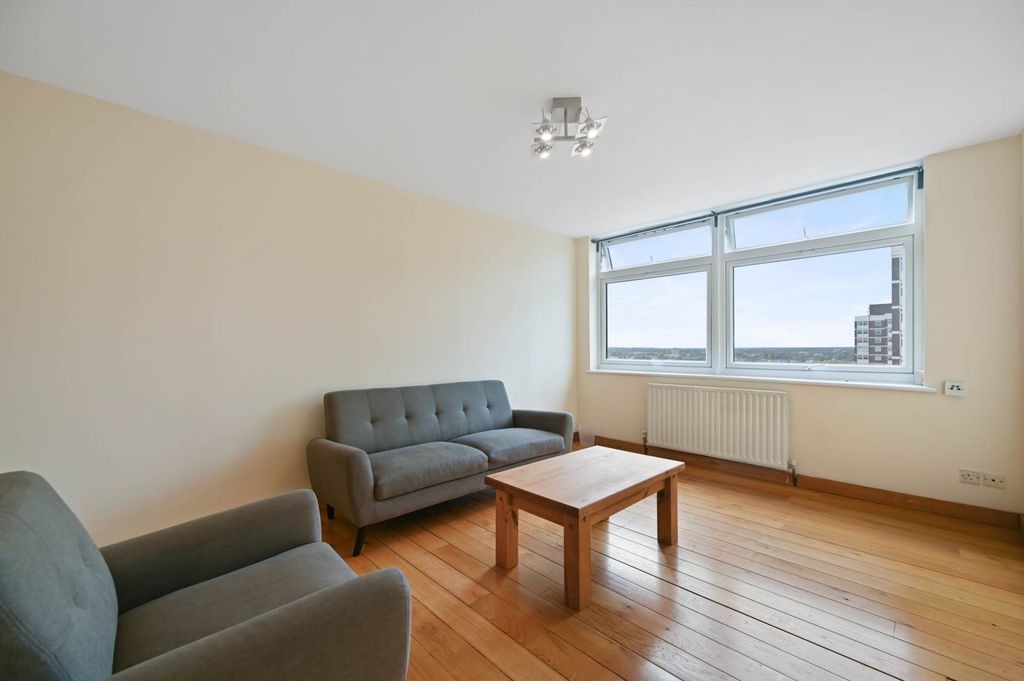 Property photo 3 of 11