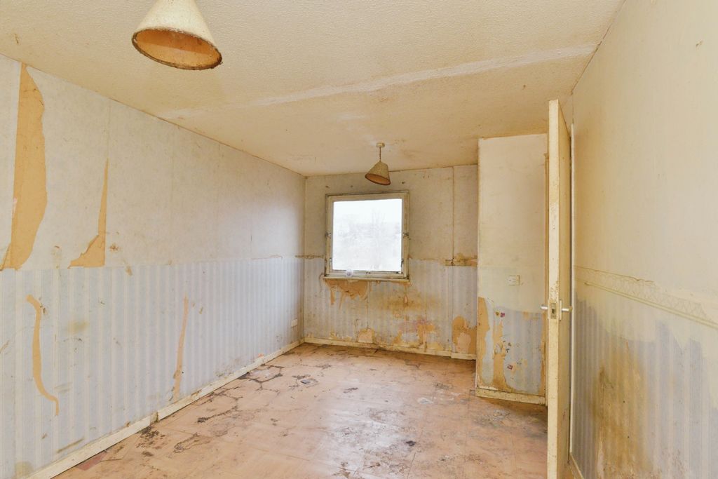 Property photo 3 of 17 Photography