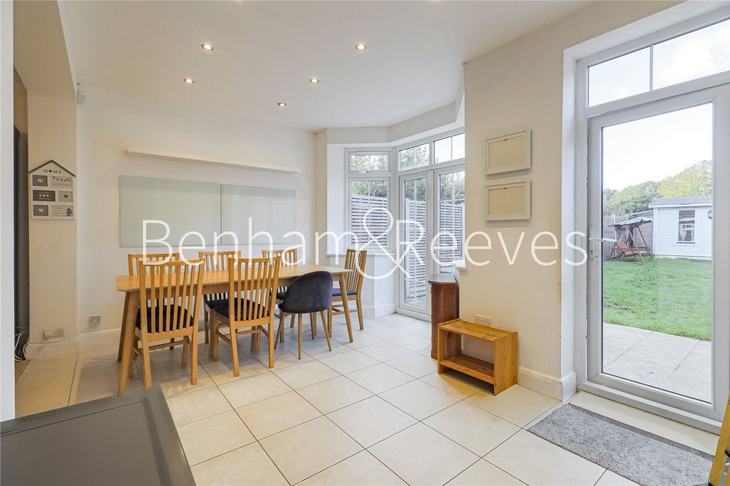 Property photo 2 of 33 Picture No. 02