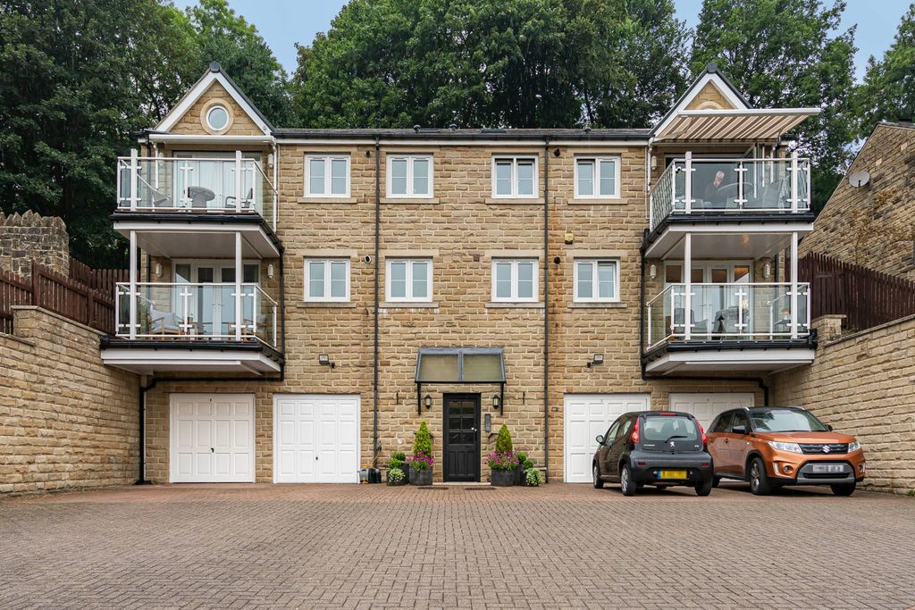 Property photo 1 of 31