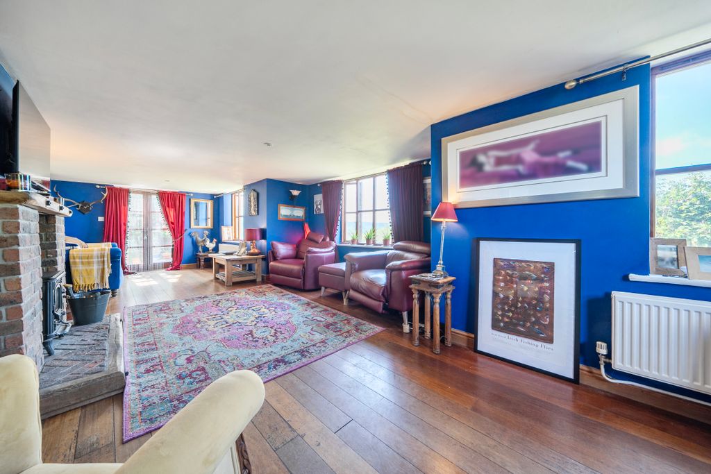 Property photo 3 of 18 1479822176A3534B97c2c6