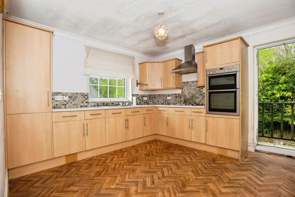 Property photo 3 of 20 Pbox-Img.Jpg