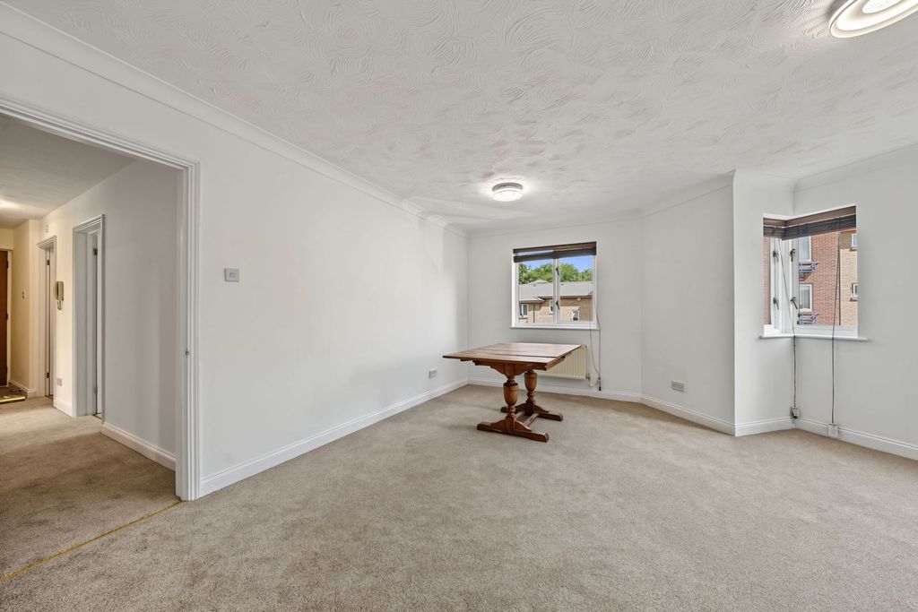 Property photo 3 of 12