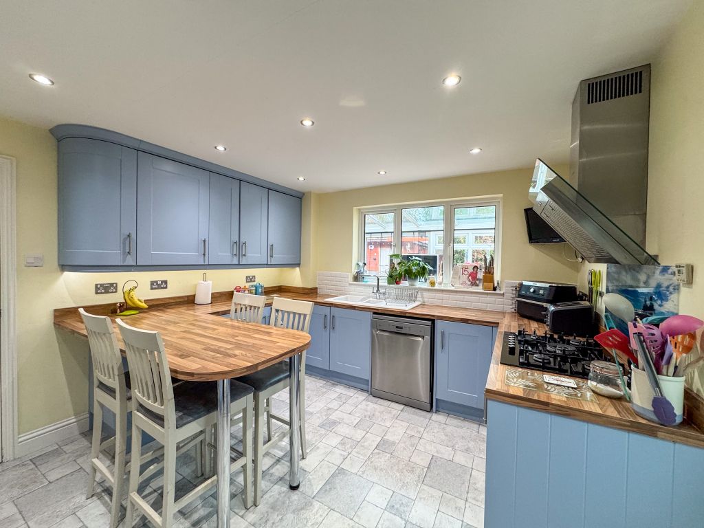 Property photo 2 of 33 Img_6816