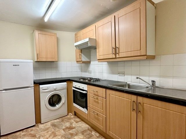 Property photo 2 of 6 Kitchen