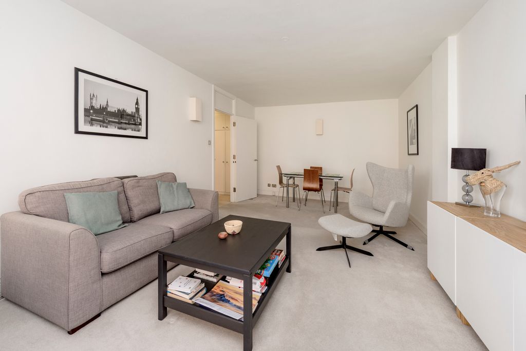 Property photo 1 of 9 203@10 Weymouth St-9082.Jpg