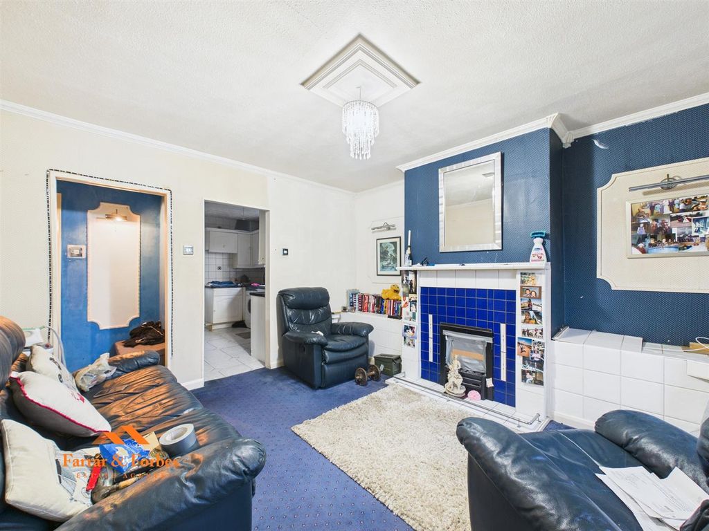 Property photo 2 of 13 Cam03956G0-Pr0211-Still005.Jpg